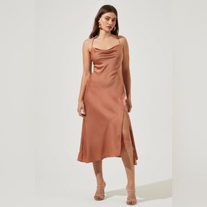 ASTR Gaia midi dress nude sz large like new